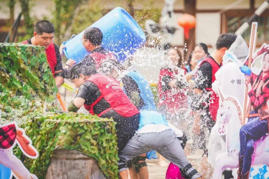 夏天玩户外穿什么衣服_夏天户外游玩神器_适合夏天玩的户外游戏